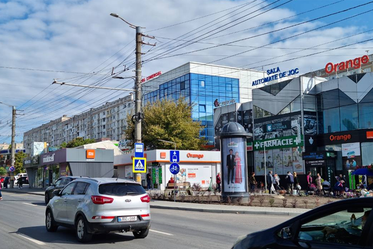 бул. Мирча чел Бэтрын/ул. Гинта Латина